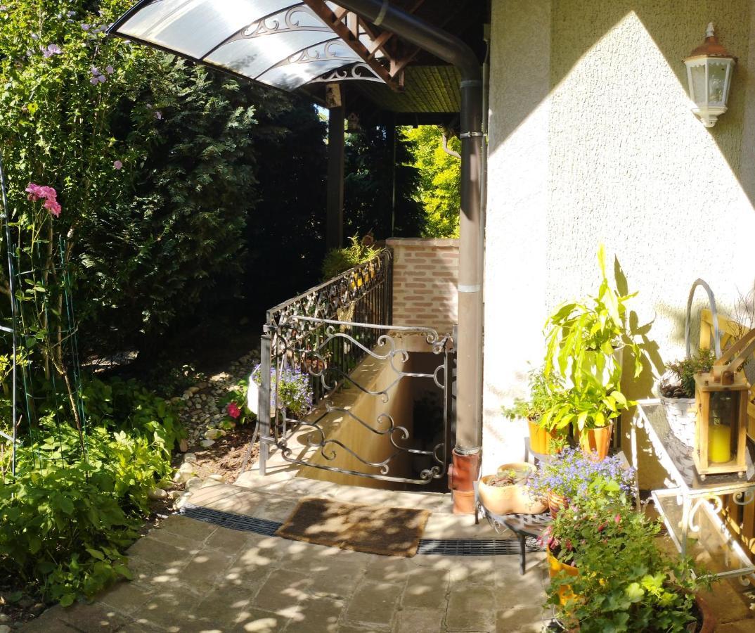 B&B Family Basement Apartment, Breakfast, Free Parking, 5Km From Tulln Chorherrn Eksteriør bilde