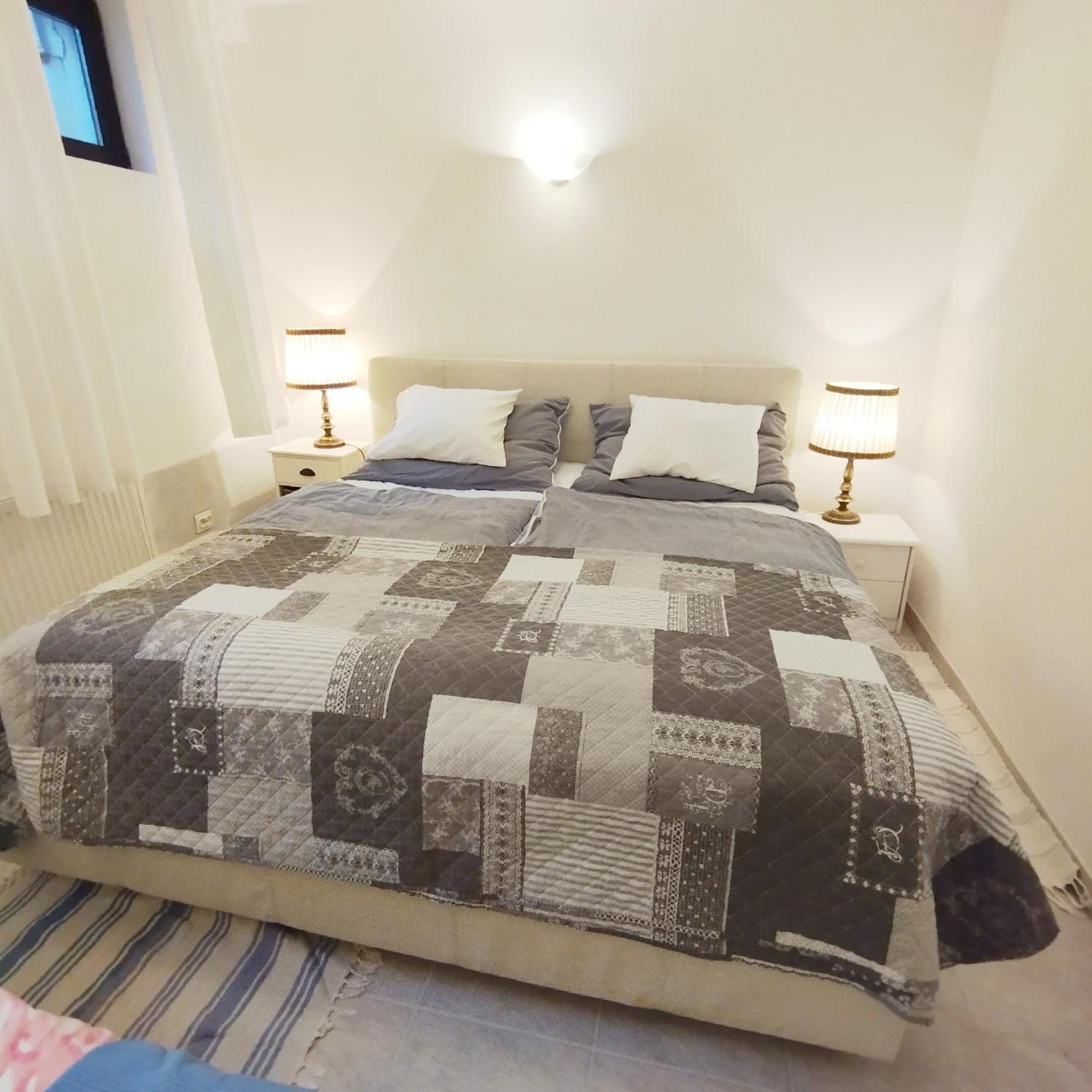 B&B Family Basement Apartment, Breakfast, Free Parking, 5Km From Tulln Chorherrn Eksteriør bilde